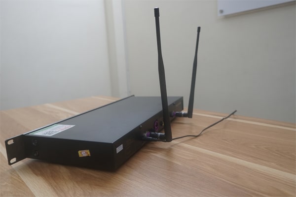 Micro không dây Accuphase S600