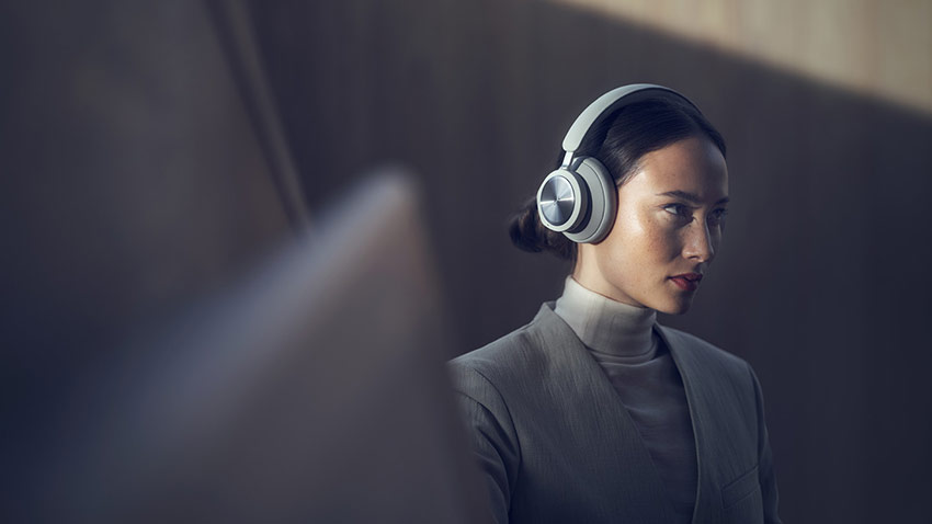 Tai nghe B&O Beoplay Portal