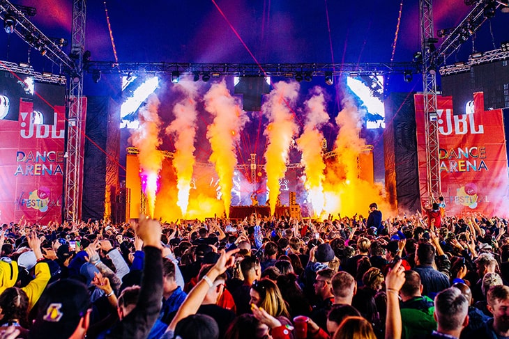 Tai nghe JBL của nuớc nào?