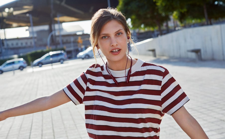 Tai nghe bluetooth JBL Live 220BT