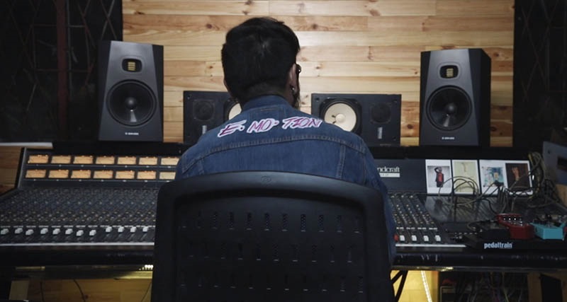 null Loa Adam Audio T8V cho âm trầm mạnh mẽ ấn tượng