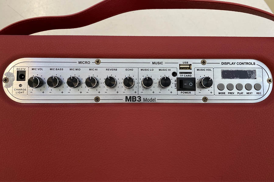 Các nút điều chỉnh loa kéo arirang mb3