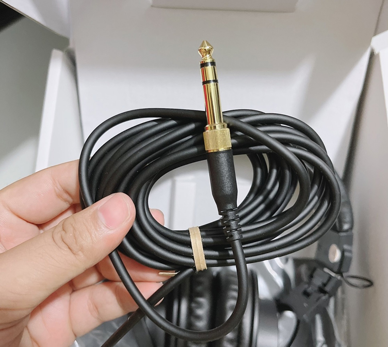 null Tai nghe Audio Technica ATH-M30X kết nối đa dạng nhờ đầu 3,5mm và đầu 6mm