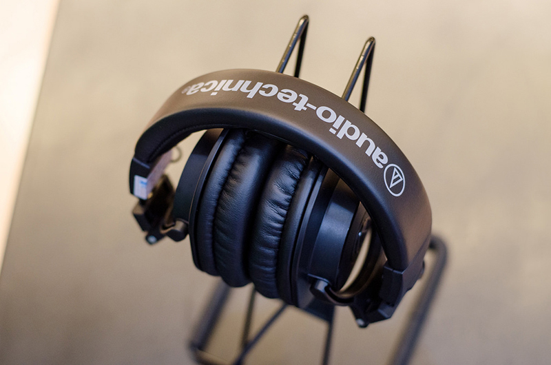 null thiết kế gọn, nhẹ, xoay linh hoạt của Tai nghe Audio Technica ATH-M30X