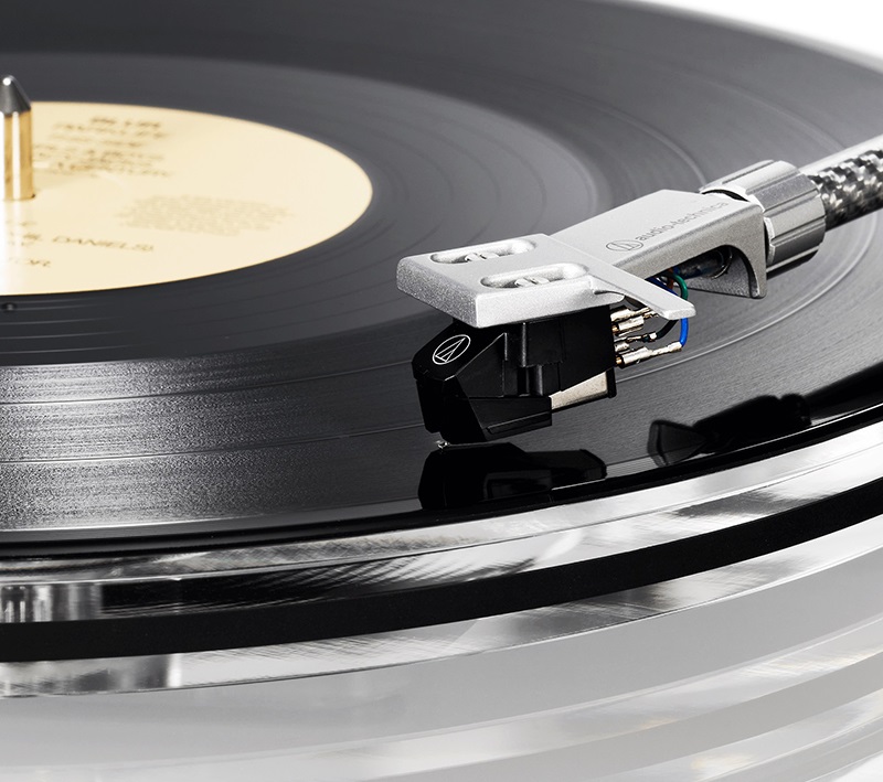 null thiết kế đậm chất hoài cổ của Audio Technica AT-LP2022