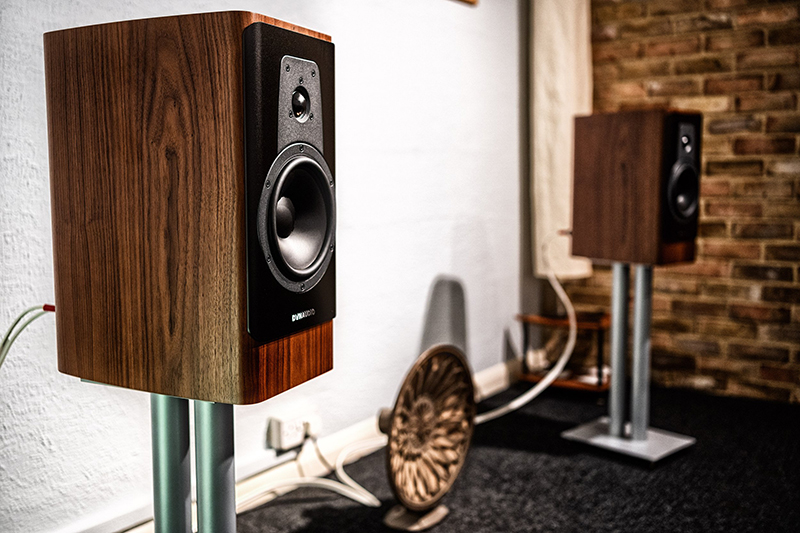 Dàn nghe nhạc N09 (Dynaudio Contour 20i + Mcintosh MA352) cao cấp