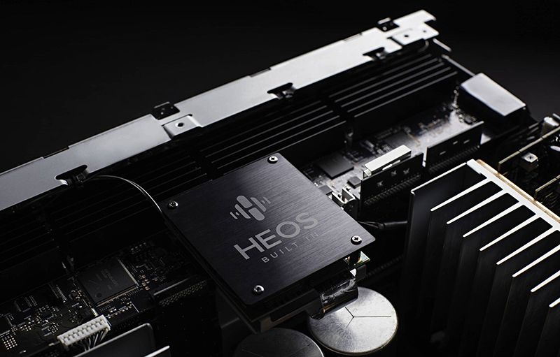 null Amply Denon AVC-A1H tích hợp công nghệ HEOS thiết lập âm thanh đa phòng