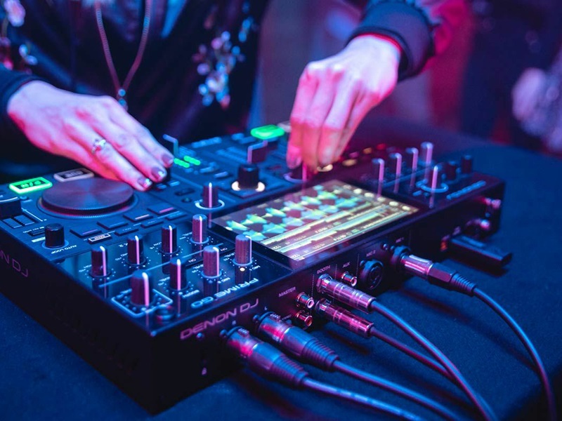 Bàn DJ Denon Prime Go chất lượng cao