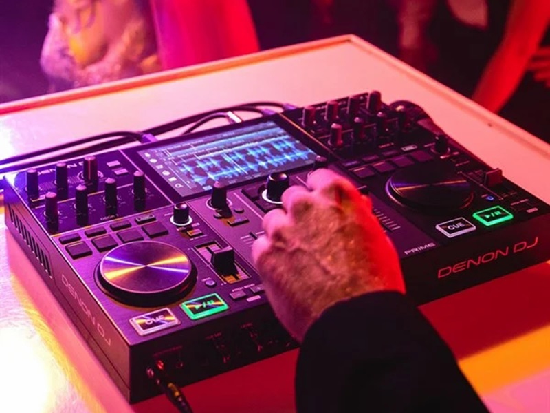 Bàn DJ Denon Prime Go chính hãng