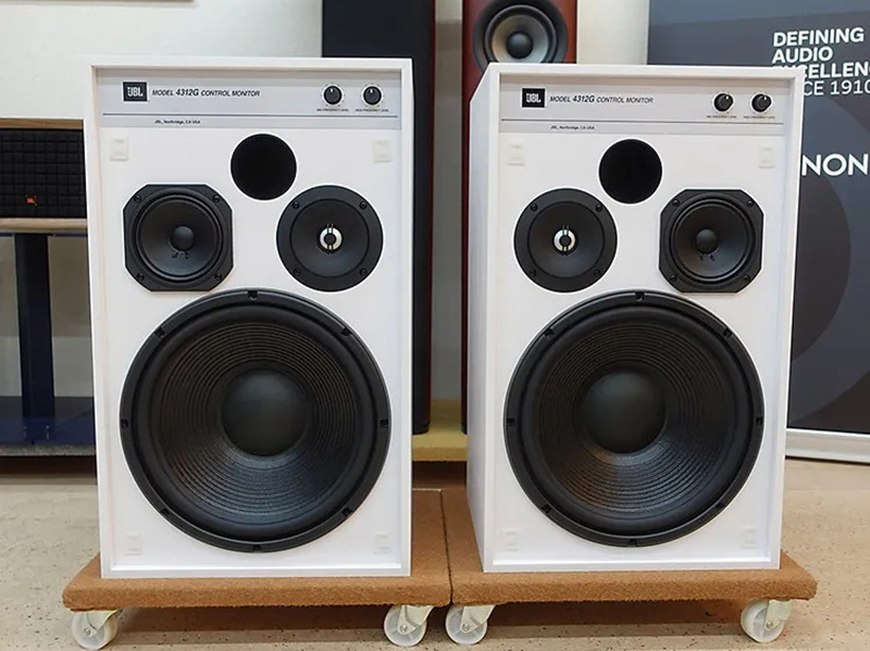 giá của Loa JBL 4312G Ghost Edition