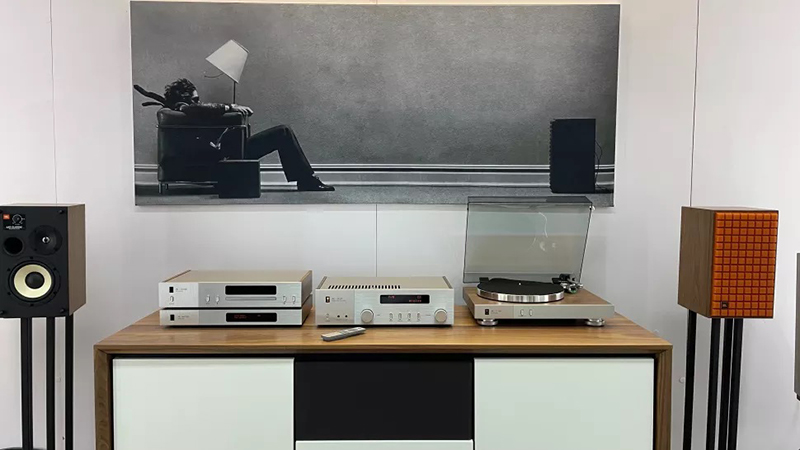 đặc điểm nổi bật của Amply JBL SA550 Classic