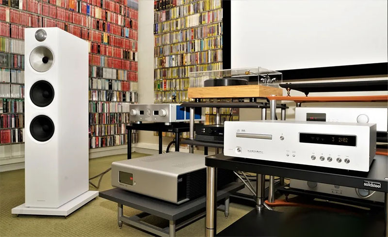 thiết kế của Đầu CD Luxman D-03X