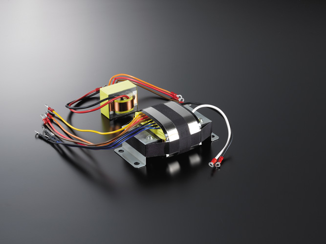 null thiết kế của Pre Amply Luxman C-900U