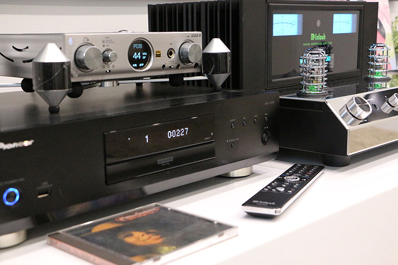 null giá của Amply McIntosh MA352