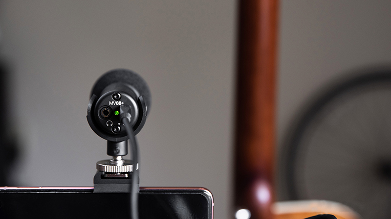 chất liệu của Shure MV88+ Video Kit